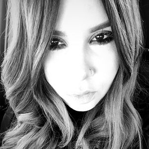 Meet your Posher, Mariel